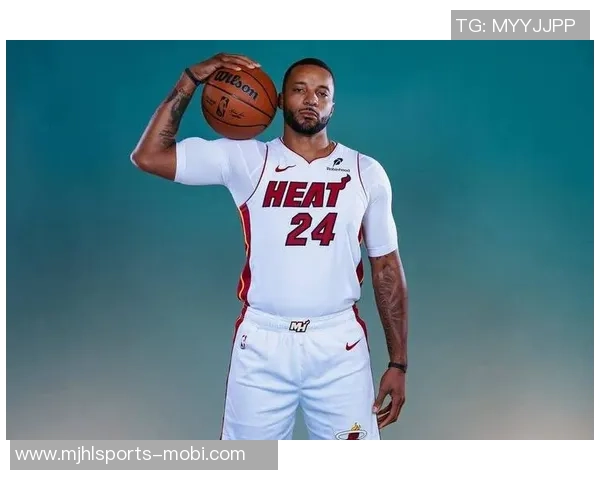 鲍威尔称赞哈克斯赛场表现出色应当入选最佳第六人候选名单 鲍威尔称赞哈克斯赛场表现出色应当入选最佳第六人候选名单